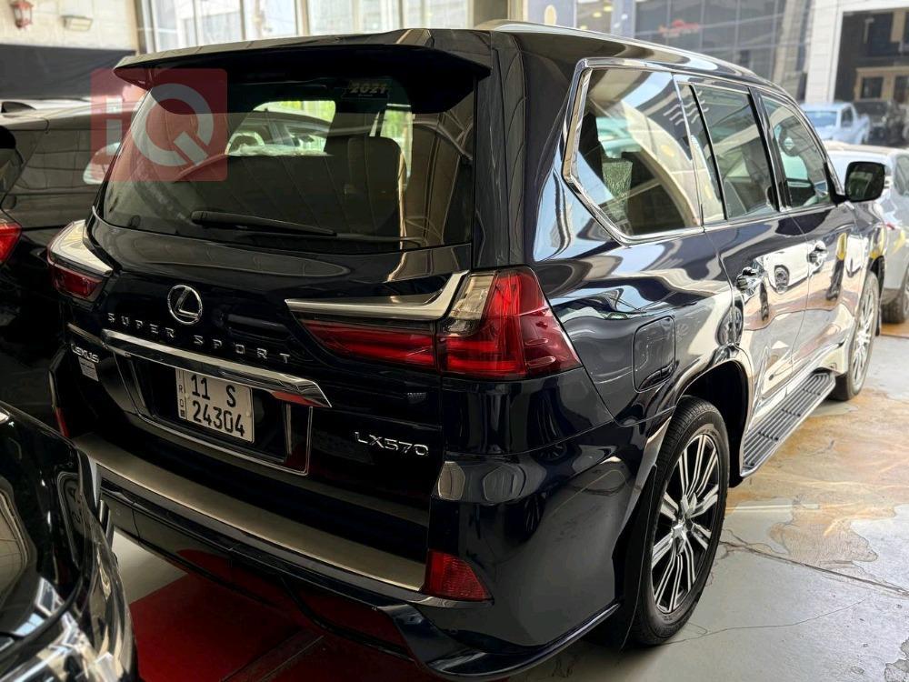 Lexus LX